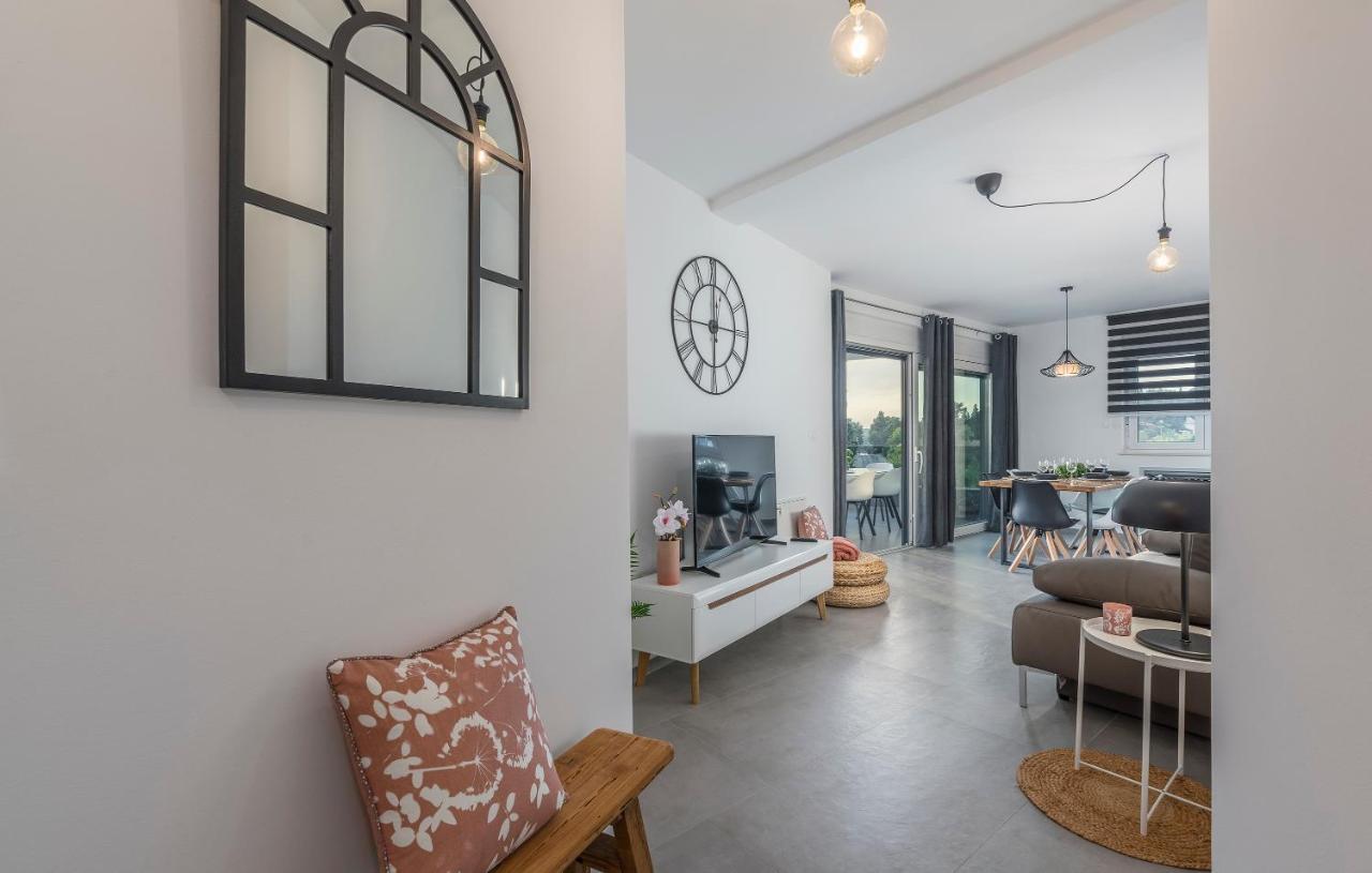 Apart Residence-Galant Ρόβινι Εξωτερικό φωτογραφία
